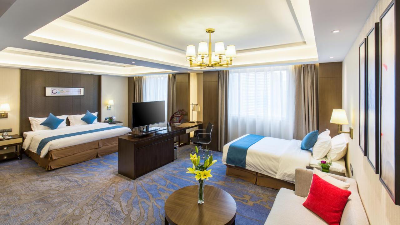 שנג'ן Wan Yue Grand Skylight Hotel מראה חיצוני תמונה